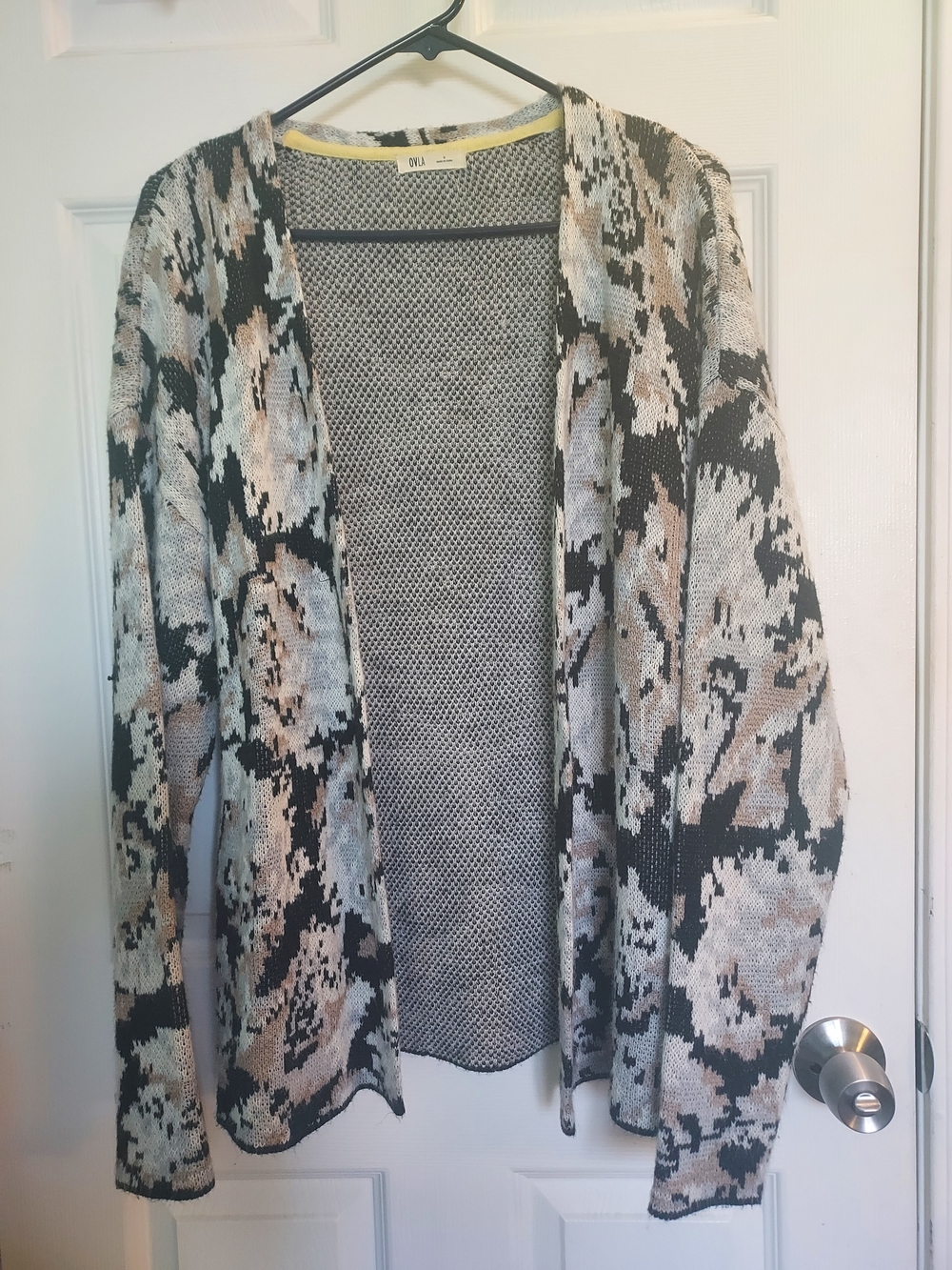 Open-Front Floral Pattern Knit Cardigan - Black & Cream